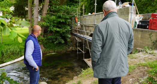 Le président de la CDCLA Jean-Luc Romet et le vice-président François Baldari en visite sur le chantier du pont de Ménesqueville